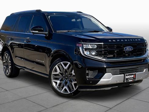 Certified 2025 Ford Expedition Platinum w/ Platinum Ultimate Package image 3