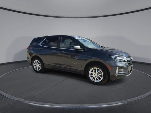 Used 2022 Chevrolet Equinox LT image 2