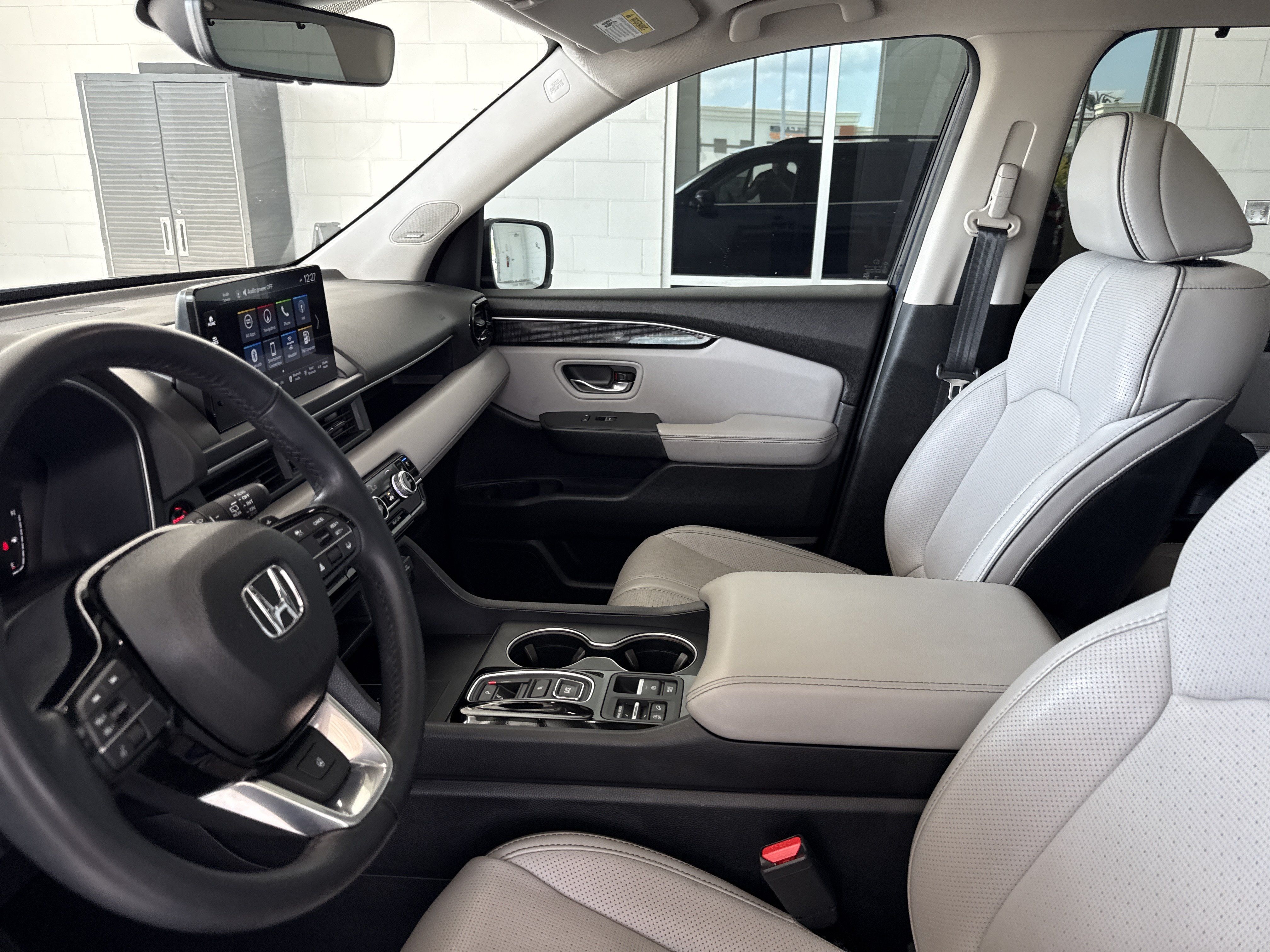 Used 2023 Honda Pilot Elite image 22