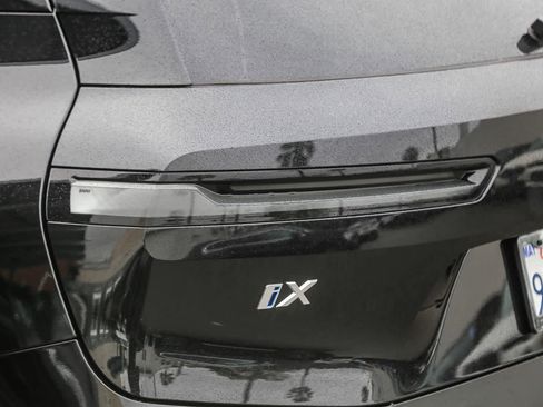 Used 2025 BMW iX xDrive50 w/ Premium Package image 7