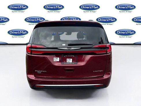 Used 2023 Chrysler Pacifica Limited FWD image 6