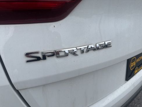 Used 2020 Kia Sportage LX AWD/4WD image 18