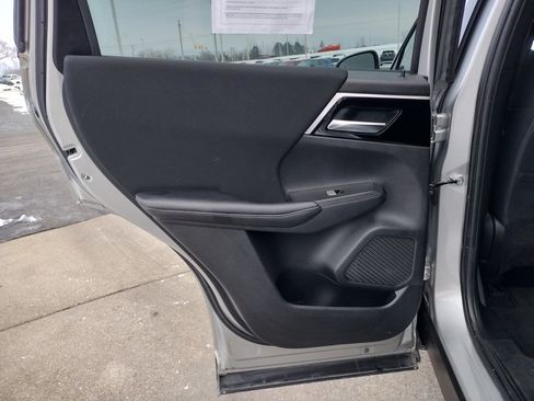 Used 2022 Mitsubishi Outlander ES image 26