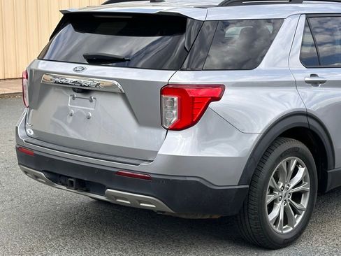 Used 2021 Ford Explorer XLT w/ Equipment Group 202A RWD image 45