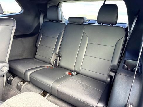 Used 2025 Buick Enclave Preferred image 17