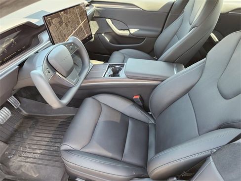 Used 2022 Tesla Model S image 9