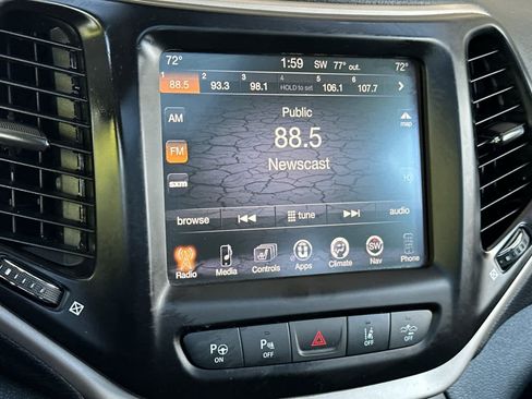 Used 2016 Jeep Cherokee Limited w/ Luxury Group AWD/4WD image 20