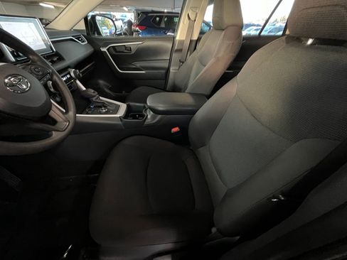 Used 2025 Toyota RAV4 LE image 27