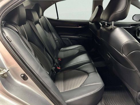 Used 2019 Toyota Camry SE FWD image 18