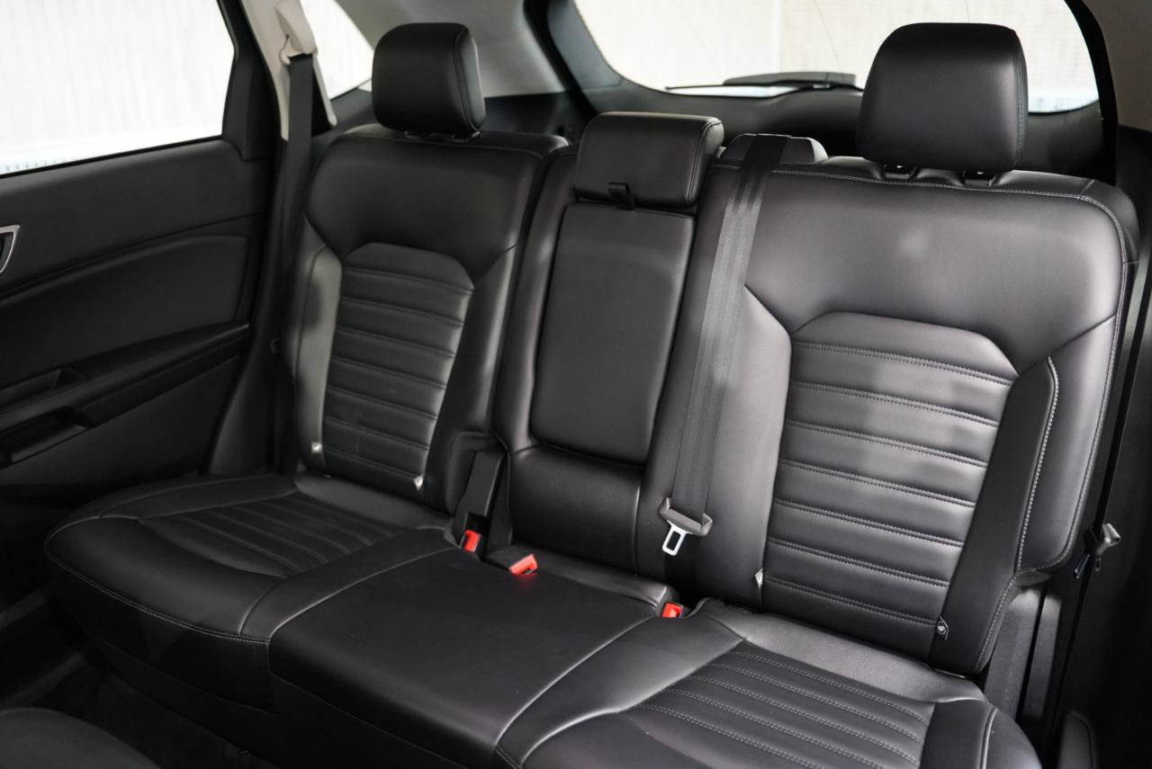 Used 2023 Ford Edge SEL AWD/4WD image 30