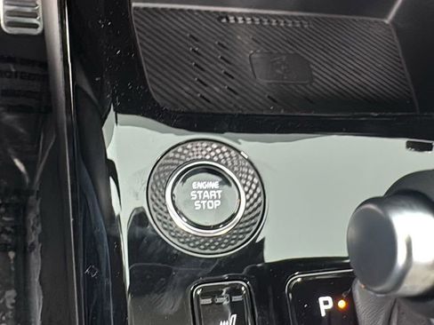 New 2025 Kia Niro EX Touring image 23