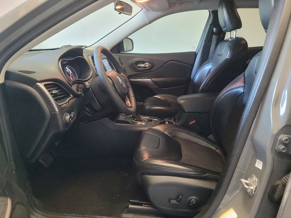 Used 2020 Jeep Cherokee Latitude Plus FWD image 17