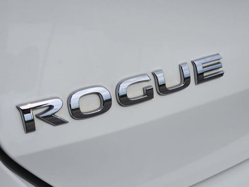 Used 2020 Nissan Rogue S FWD image 8