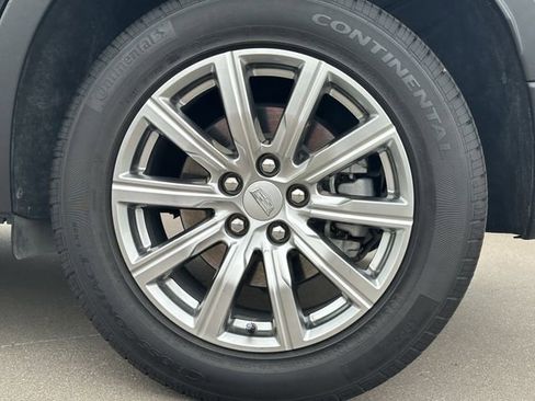 Used 2023 Cadillac XT4 Premium Luxury w/ Cold Weather Package FWD image 9