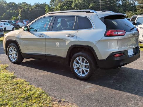 Used 2015 Jeep Cherokee Latitude FWD image 4