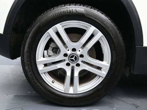 Used 2022 Mercedes-Benz GLA 250 w/ Premium Package Lite image 11