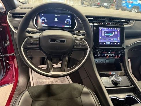 New 2025 Jeep Grand Cherokee L Laredo image 7