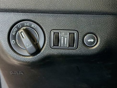 Used 2023 Chrysler 300 S w/ Comfort Group RWD image 10