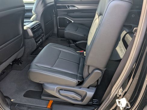 New 2026 Jeep Grand Wagoneer L Limited AWD/4WD image 25