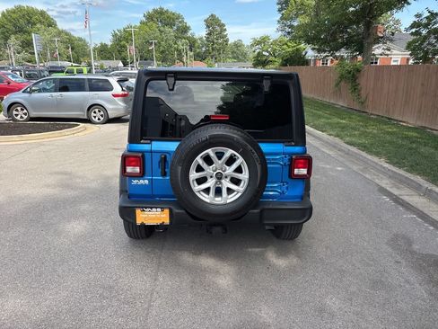 Used 2023 Jeep Wrangler Unlimited Sport AWD/4WD image 4