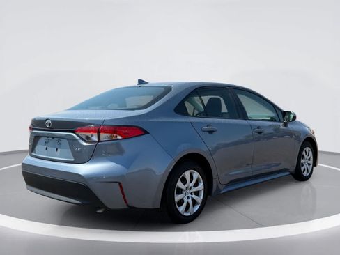 Used 2025 Toyota Corolla LE FWD image 4