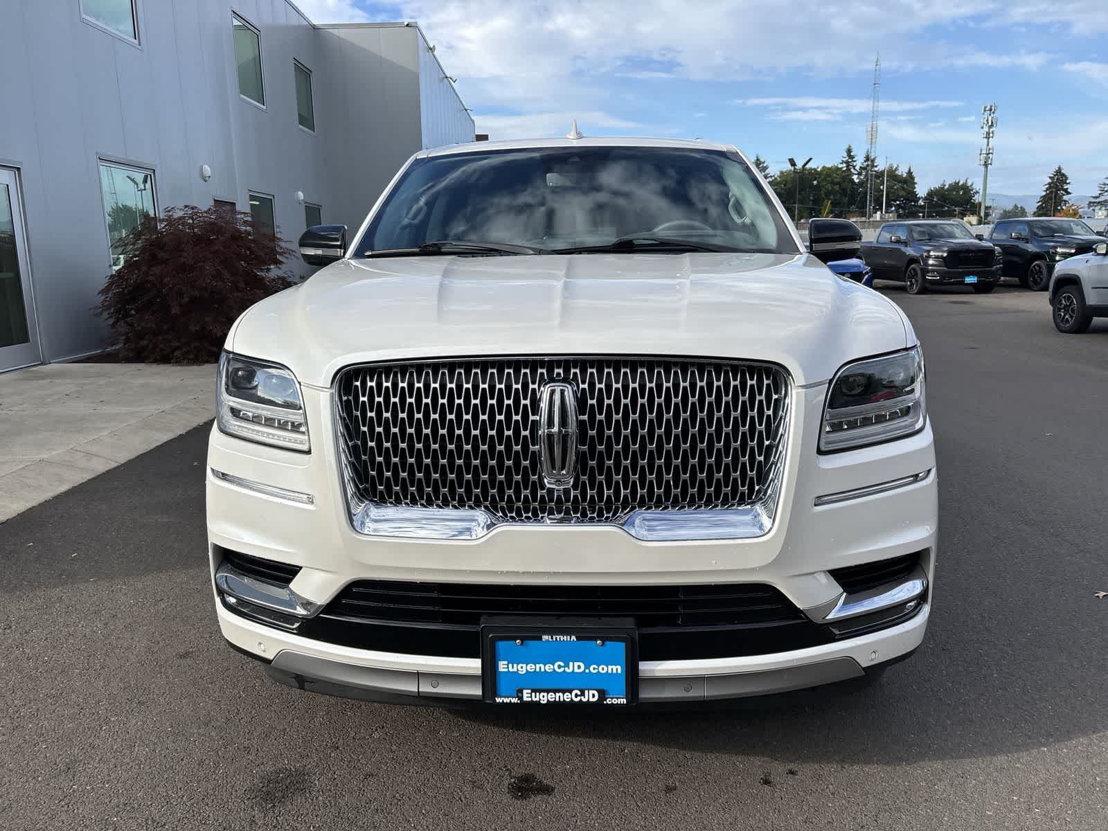 Used 2018 Lincoln Navigator Reserve w/ Technology Package AWD/4WD image 6