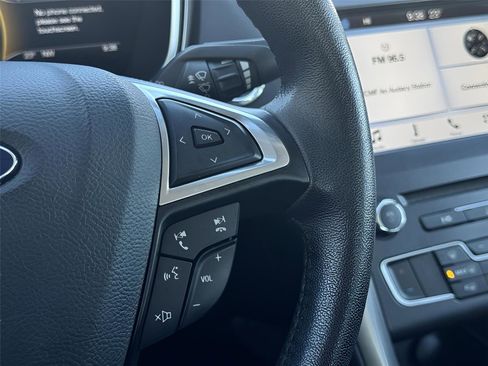 Used 2017 Ford Fusion SE w/ Equipment Group 201A image 18