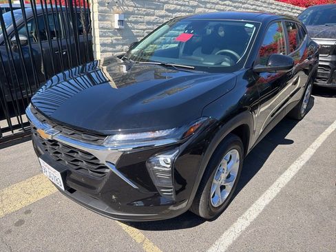 Certified 2024 Chevrolet Trax LS w/ LS Convenience Package image 1