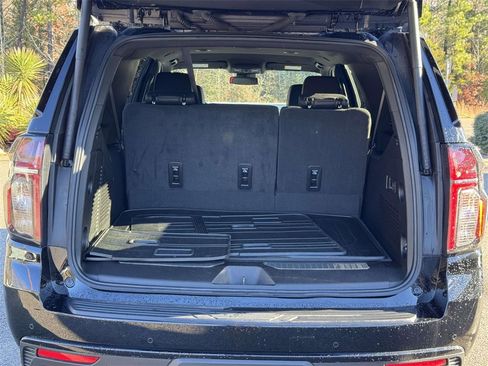 Used 2023 Chevrolet Suburban Z71 w/ Luxury Package image 15
