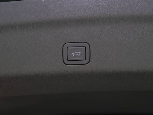 Used 2026 Cadillac Escalade ESV Sport image 24