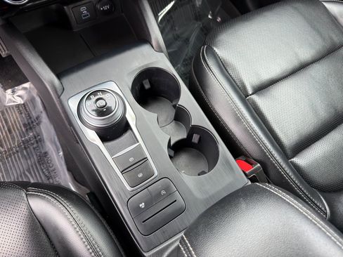 Used 2022 Ford Escape SEL image 25