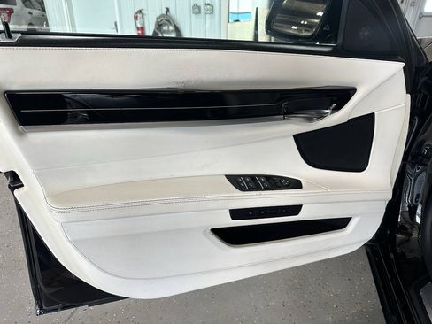 Used 2013 BMW 750i xDrive image 12
