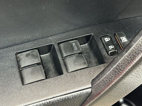 Used 2014 Toyota Corolla S image 11