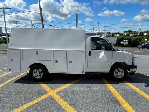 New 2024 Chevrolet Express 3500 w/ Power Convenience Package image 6