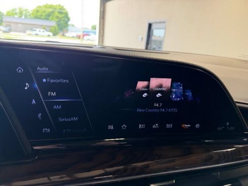 Used 2022 Cadillac Escalade Sport Platinum AWD/4WD image 13