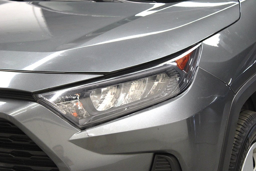 Used 2020 Toyota RAV4 LE w/ All Weather Liner Package AWD/4WD image 34