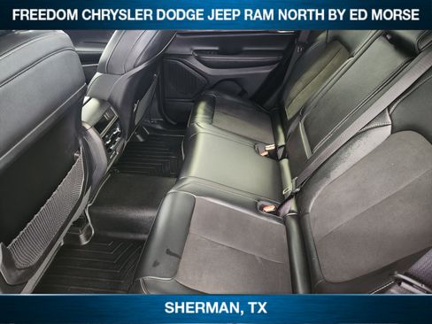Used 2023 Jeep Grand Cherokee Altitude RWD image 20