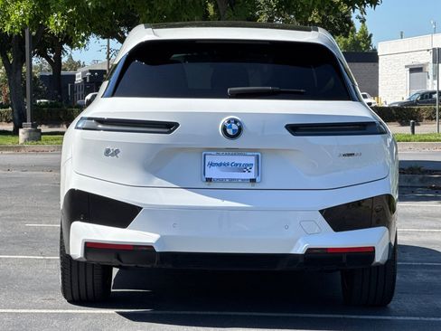 Used 2024 BMW iX xDrive50 w/ Sport Package AWD/4WD image 6