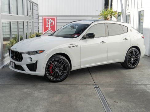 Used 2022 Maserati Levante Modena S image 2