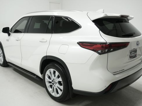 Used 2021 Toyota Highlander Limited image 6
