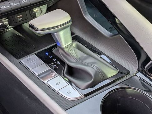 Used 2023 Hyundai Elantra Limited image 25