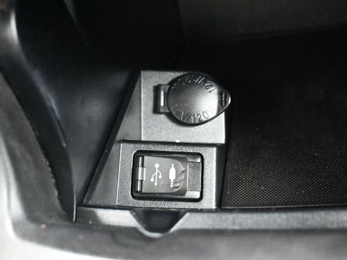 Used 2016 Toyota Camry LE image 16