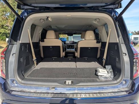 Used 2025 Nissan Armada Platinum w/ Convenience Package image 13