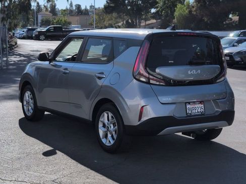 Certified 2025 Kia Soul S FWD image 5