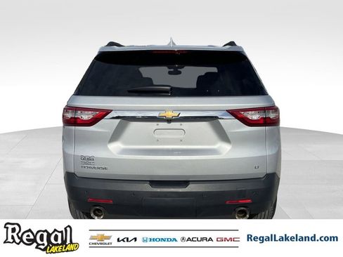 Used 2020 Chevrolet Traverse LT image 5