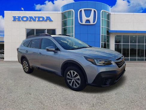 Used 2020 Subaru Outback Premium AWD/4WD image 3