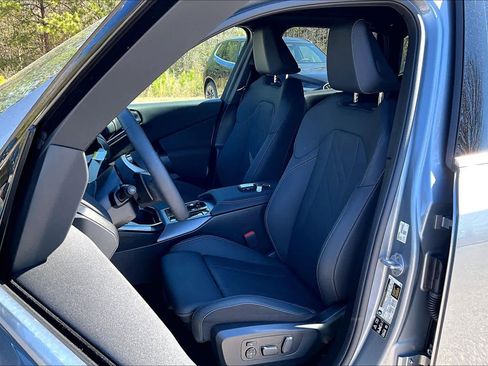 Used 2025 BMW X3 xDrive30i w/ Convenience Package image 8