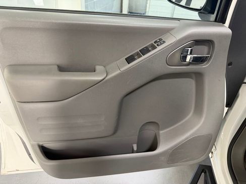 Used 2019 Nissan Frontier Desert Runner image 9