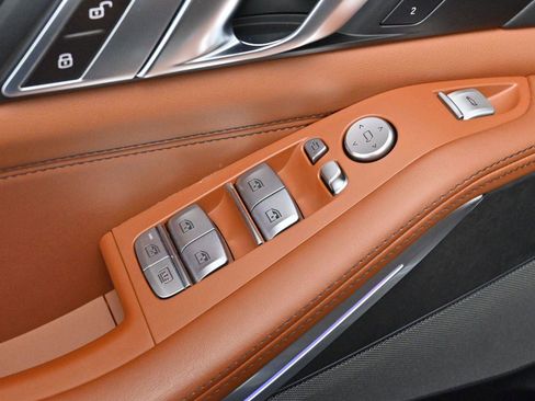 Used 2024 BMW X7 xDrive40i w/ M Sport Package image 12