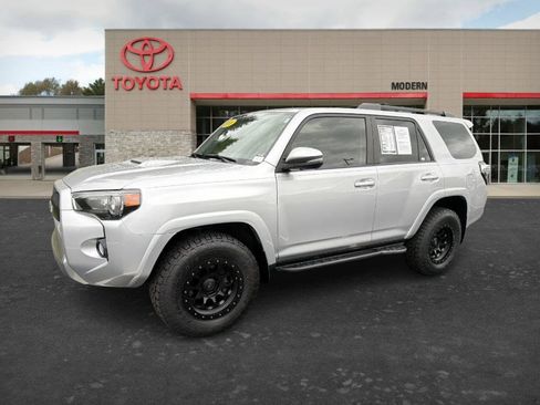 Used 2016 Toyota 4Runner Trail Premium AWD/4WD image 1